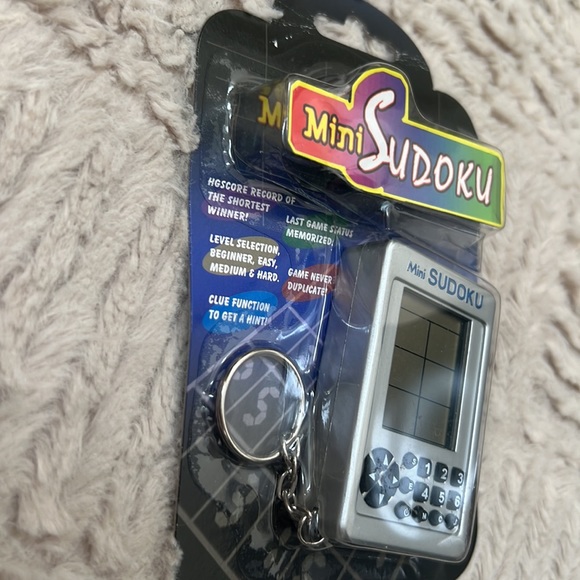 Mini sudoku Keychain Electronic Handheld Travel Game
New in original packaging - Picture 4 of 16